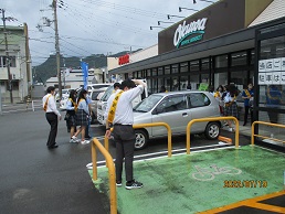 7月19日　交通事故防止啓発活動に参加の写真
